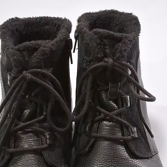 CLARKS COLLECTION Soft Cushion  Ankle Boots Sz 7.5M Black Leather Faux Fur - Picture 6 of 9